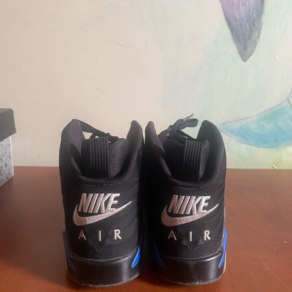 Nike Air Jordan Shoes Women Size 7 $165 or best offer - Picture 5 of 5